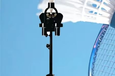 Badminton oefenmachine voor éé - Badminton Shuttlecock recensie en prijs
